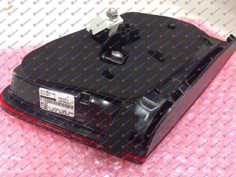 STOP LAMPA UNUTRASNJA CELA LED (CRNO KUCISTE) (ULO)